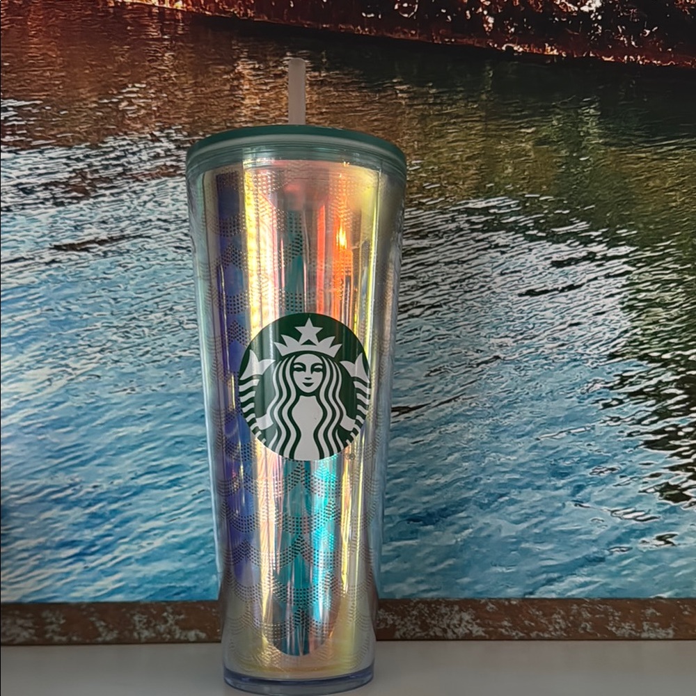 Starbucks 2019 holiday Iridescent Mermaid Scales 24oz Venti Tumbler with straw